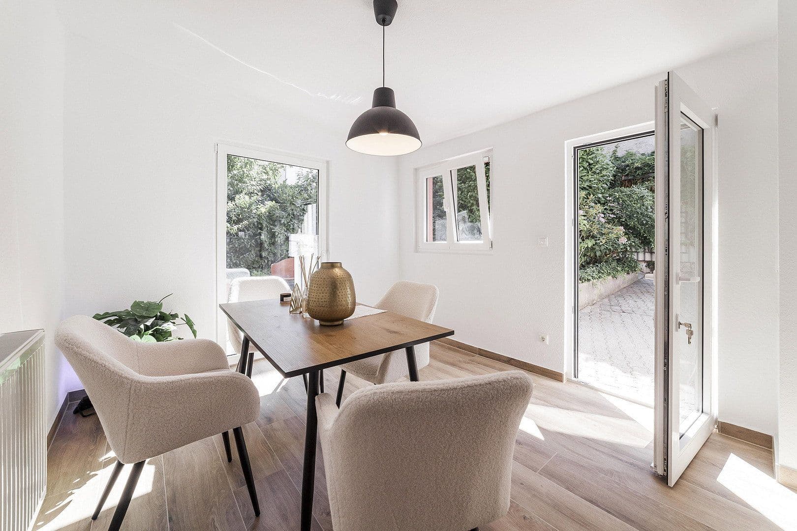 Predaj domu 115 m², pozemok 357 m², Frankfurt, Hesensko Predaj domu 115 m², pozemok 357 m², Frankfurt, Hesensko