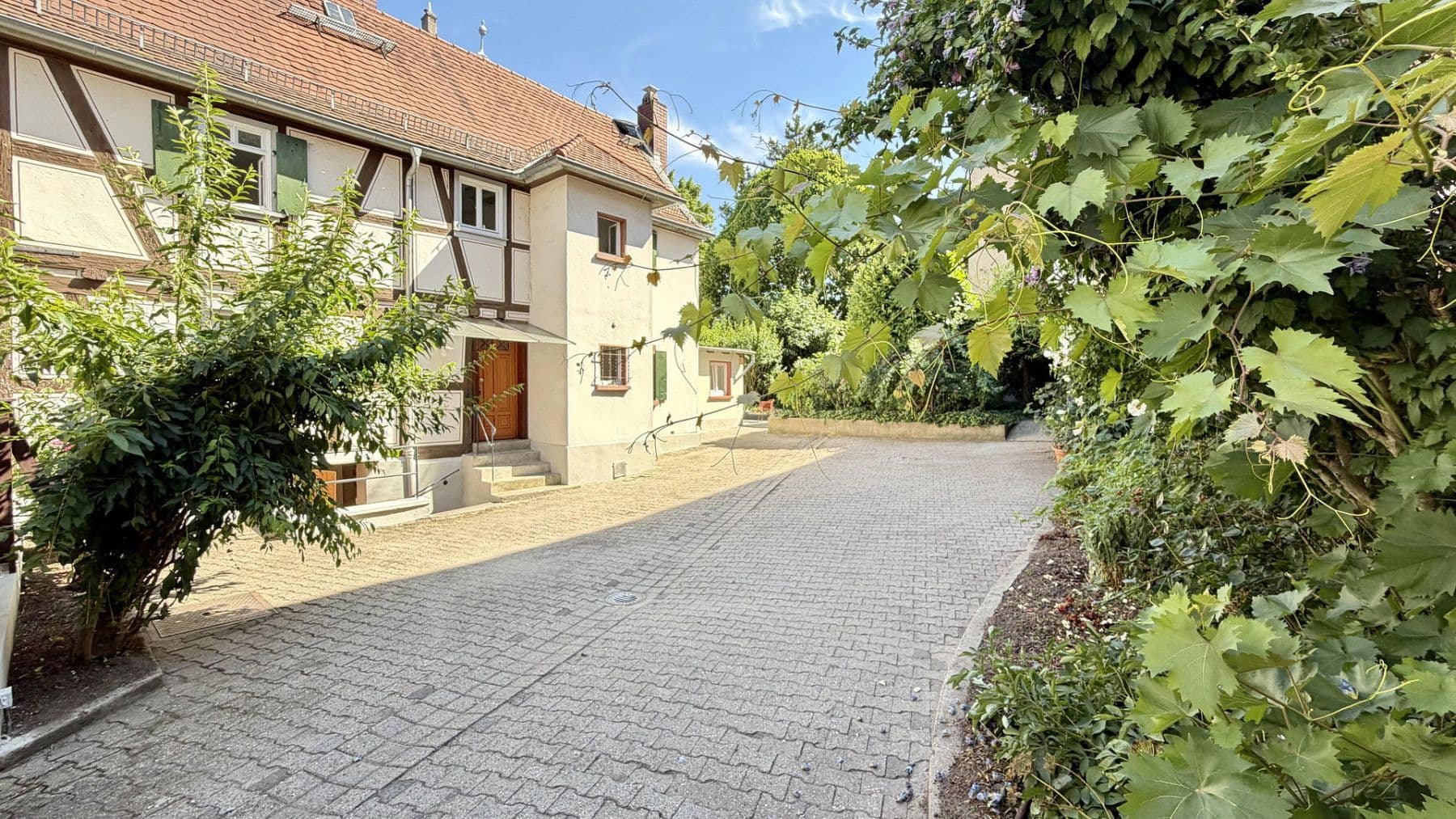 Predaj domu 115 m², pozemok 357 m², Frankfurt, Hesensko Predaj domu 115 m², pozemok 357 m², Frankfurt, Hesensko