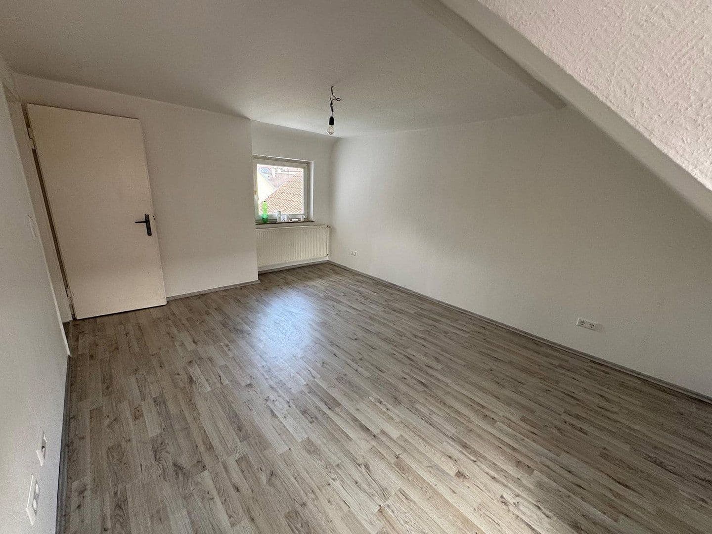 Prenájom bytu 2-izbový 50 m², Elsässer Str. 16, Stuttgart Zuffenhausen, Bádensko-Wurttembersko Prenájom bytu 2-izbový 50 m², Elsässer Str. 16, Stuttgart Zuffenhausen, Bádensko-Wurttembersko