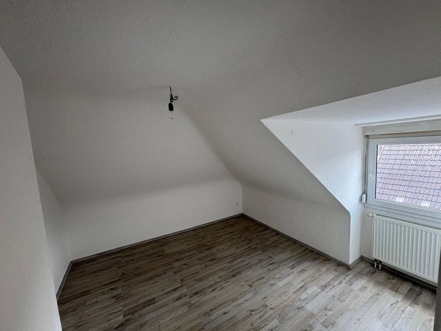 Prenájom bytu 2-izbový 50 m², Elsässer Str. 16, Stuttgart Zuffenhausen, Bádensko-Wurttembersko Prenájom bytu 2-izbový 50 m², Elsässer Str. 16, Stuttgart Zuffenhausen, Bádensko-Wurttembersko