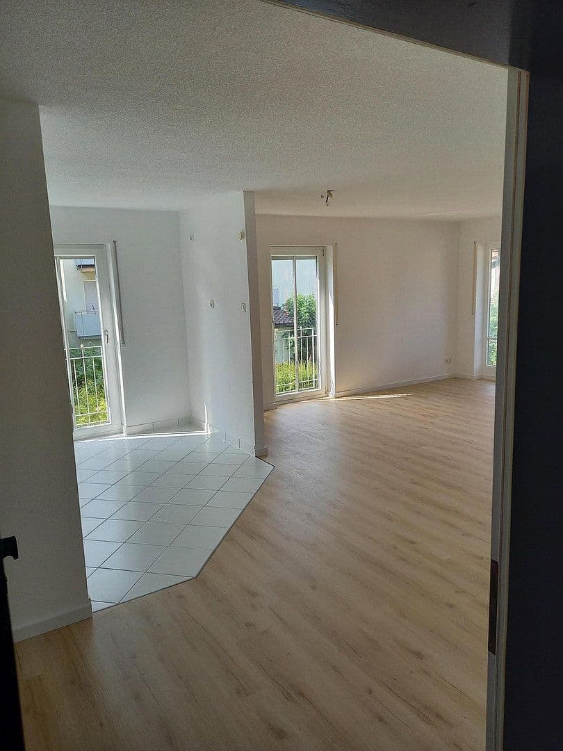 Predaj bytu 2-izbový 70 m², Freiburg Tiengen, Bádensko-Wurttembersko Predaj bytu 2-izbový 70 m², Freiburg Tiengen, Bádensko-Wurttembersko