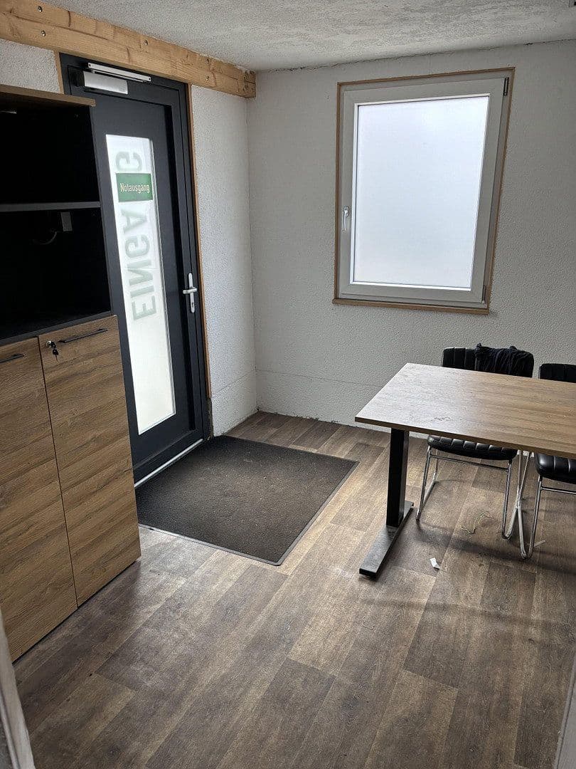 Prenájom nebytového priestoru 446 m², Meßkirch, Bádensko-Wurttembersko Prenájom nebytového priestoru 446 m², Meßkirch, Bádensko-Wurttembersko