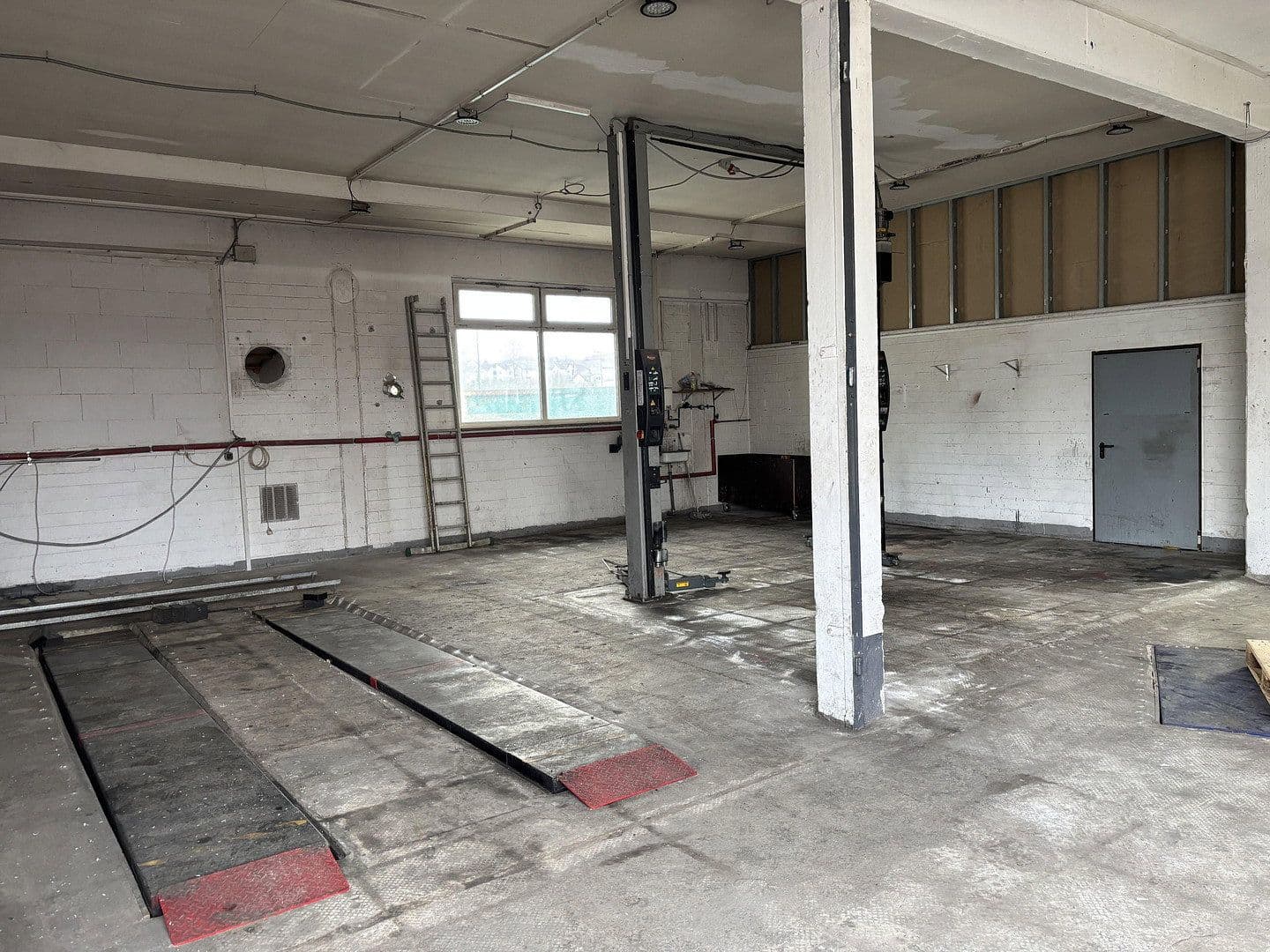 Prenájom nebytového priestoru 446 m², Meßkirch, Bádensko-Wurttembersko Prenájom nebytového priestoru 446 m², Meßkirch, Bádensko-Wurttembersko