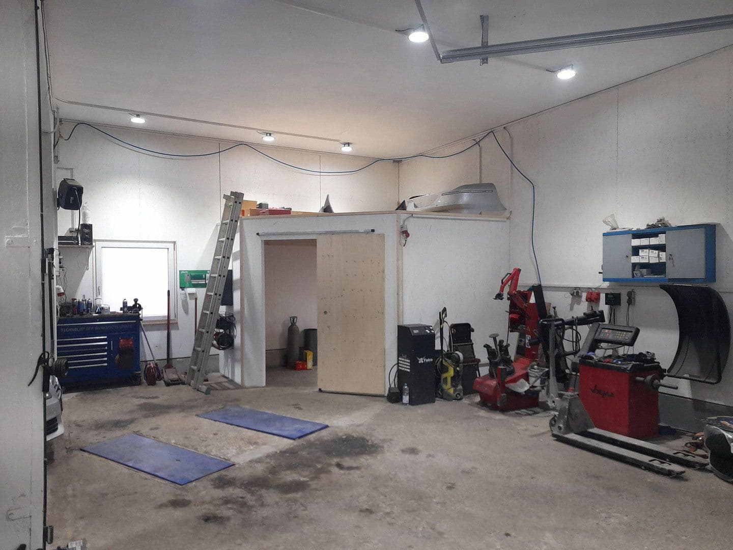 Prenájom nebytového priestoru 446 m², Meßkirch, Bádensko-Wurttembersko Prenájom nebytového priestoru 446 m², Meßkirch, Bádensko-Wurttembersko