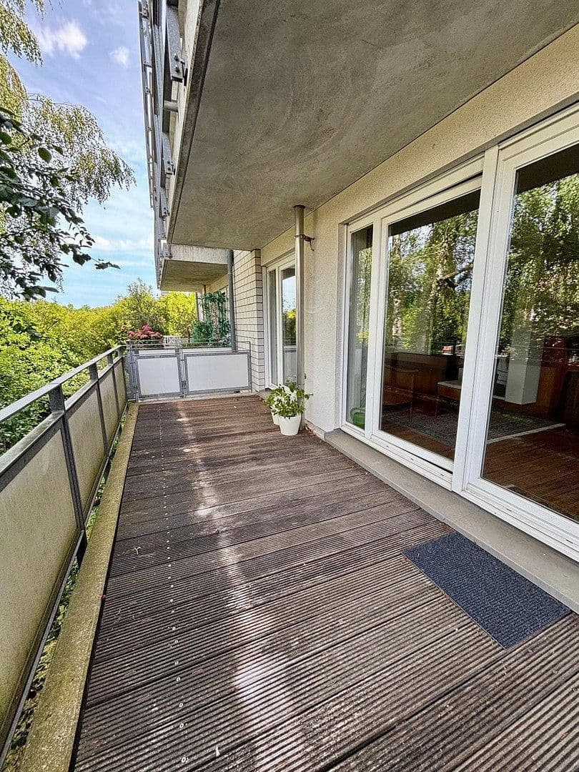 Predaj bytu 3-izbový 97 m², Arnheimer Str. 144a, Düsseldorf, Severné Porýnie - Westfálsko Predaj bytu 3-izbový 97 m², Arnheimer Str. 144a, Düsseldorf, Severné Porýnie - Westfálsko