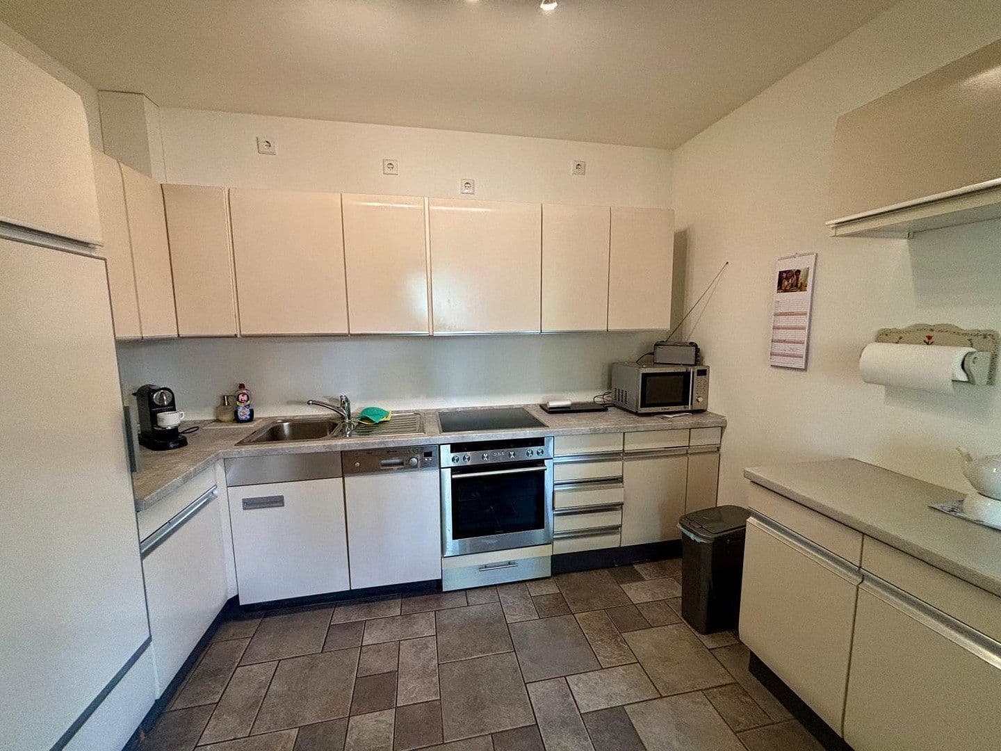 Predaj bytu 3-izbový 97 m², Arnheimer Str. 144a, Düsseldorf, Severné Porýnie - Westfálsko Predaj bytu 3-izbový 97 m², Arnheimer Str. 144a, Düsseldorf, Severné Porýnie - Westfálsko