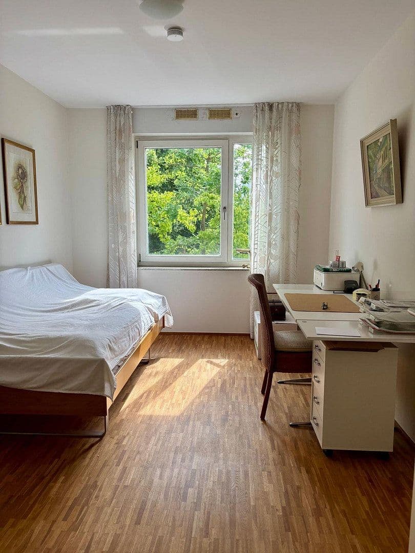 Predaj bytu 3-izbový 97 m², Arnheimer Str. 144a, Düsseldorf, Severné Porýnie - Westfálsko Predaj bytu 3-izbový 97 m², Arnheimer Str. 144a, Düsseldorf, Severné Porýnie - Westfálsko
