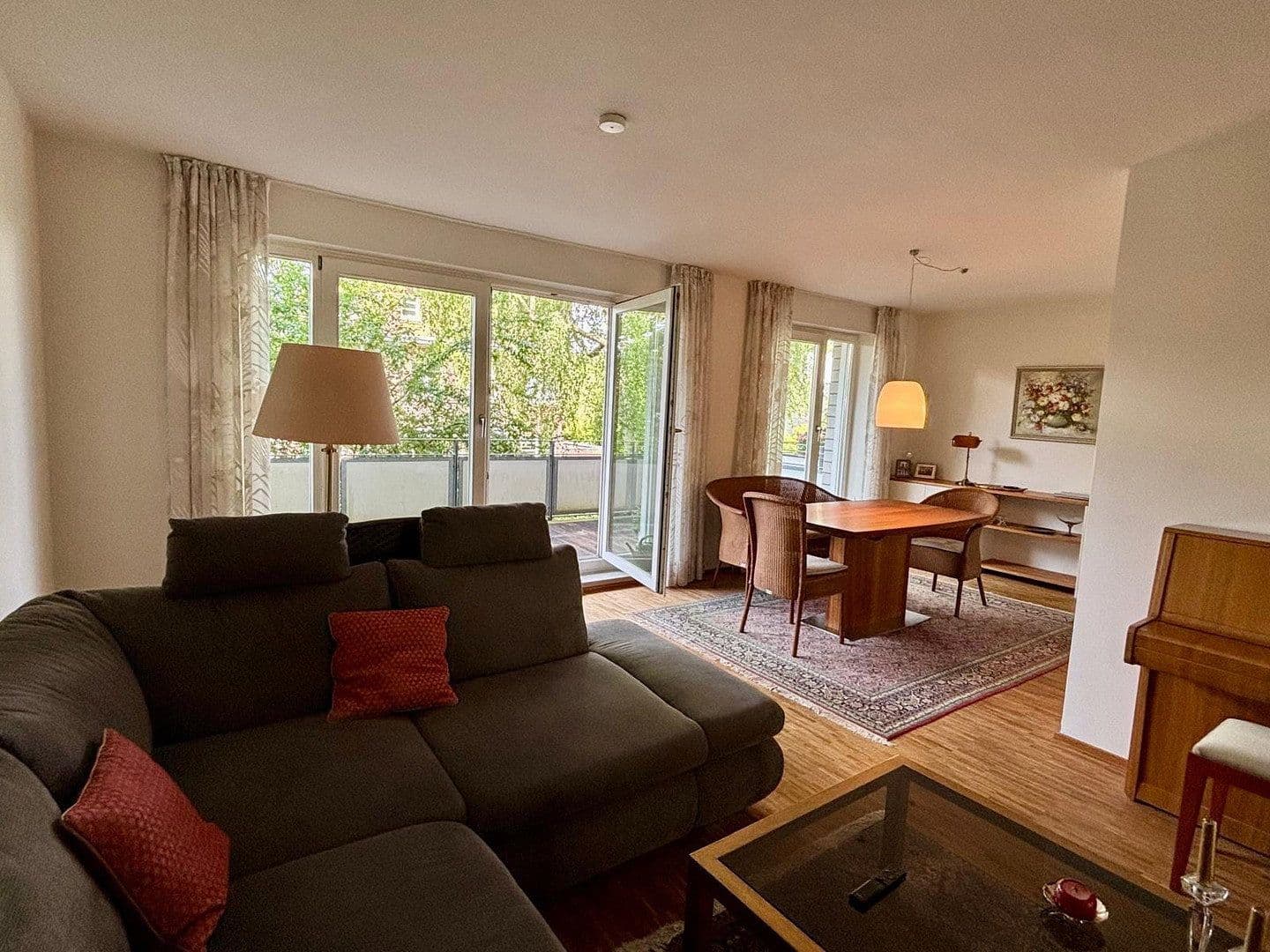 Predaj bytu 3-izbový 97 m², Arnheimer Str. 144a, Düsseldorf, Severné Porýnie - Westfálsko Predaj bytu 3-izbový 97 m², Arnheimer Str. 144a, Düsseldorf, Severné Porýnie - Westfálsko