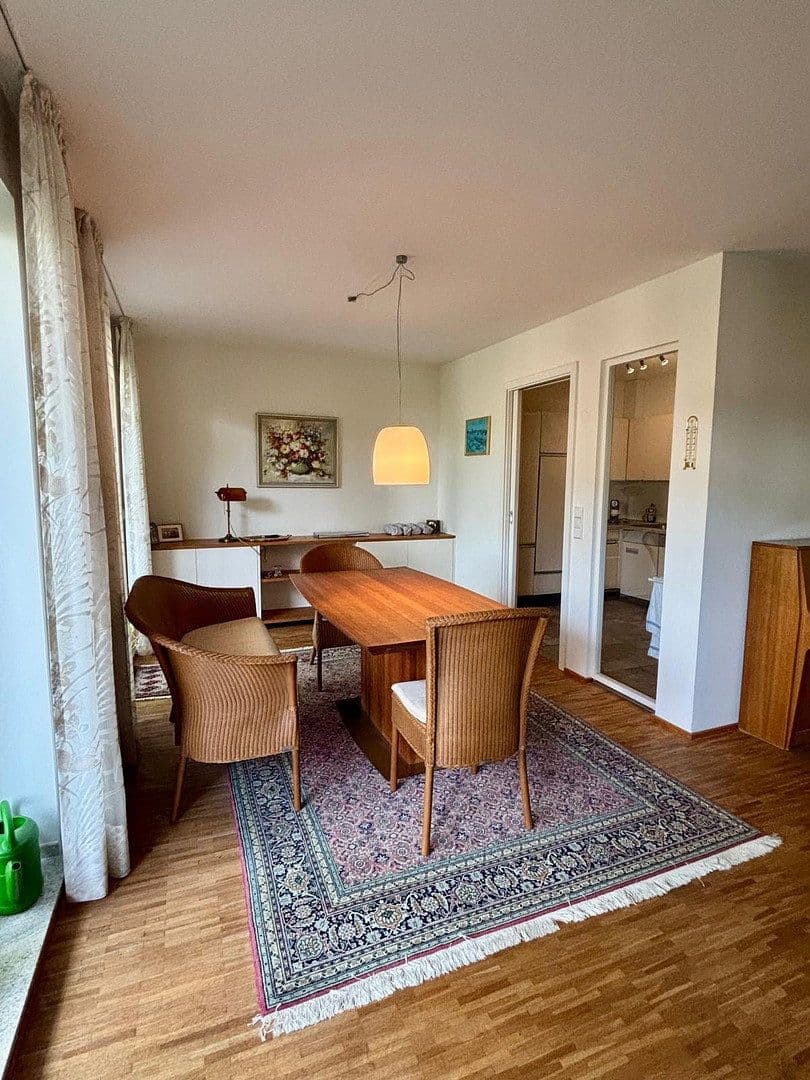 Predaj bytu 3-izbový 97 m², Arnheimer Str. 144a, Düsseldorf, Severné Porýnie - Westfálsko Predaj bytu 3-izbový 97 m², Arnheimer Str. 144a, Düsseldorf, Severné Porýnie - Westfálsko