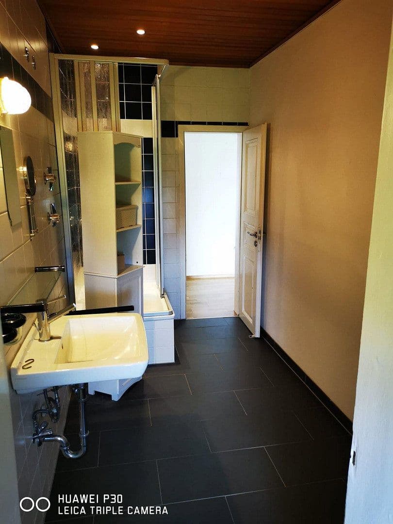 Predaj domu 222 m², pozemok 639 m², Ahnatalstraße 58, Kassel, Hesensko Predaj domu 222 m², pozemok 639 m², Ahnatalstraße 58, Kassel, Hesensko