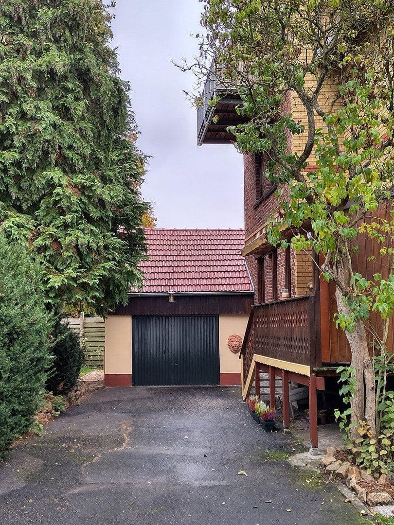 Predaj domu 222 m², pozemok 639 m², Ahnatalstraße 58, Kassel, Hesensko Predaj domu 222 m², pozemok 639 m², Ahnatalstraße 58, Kassel, Hesensko