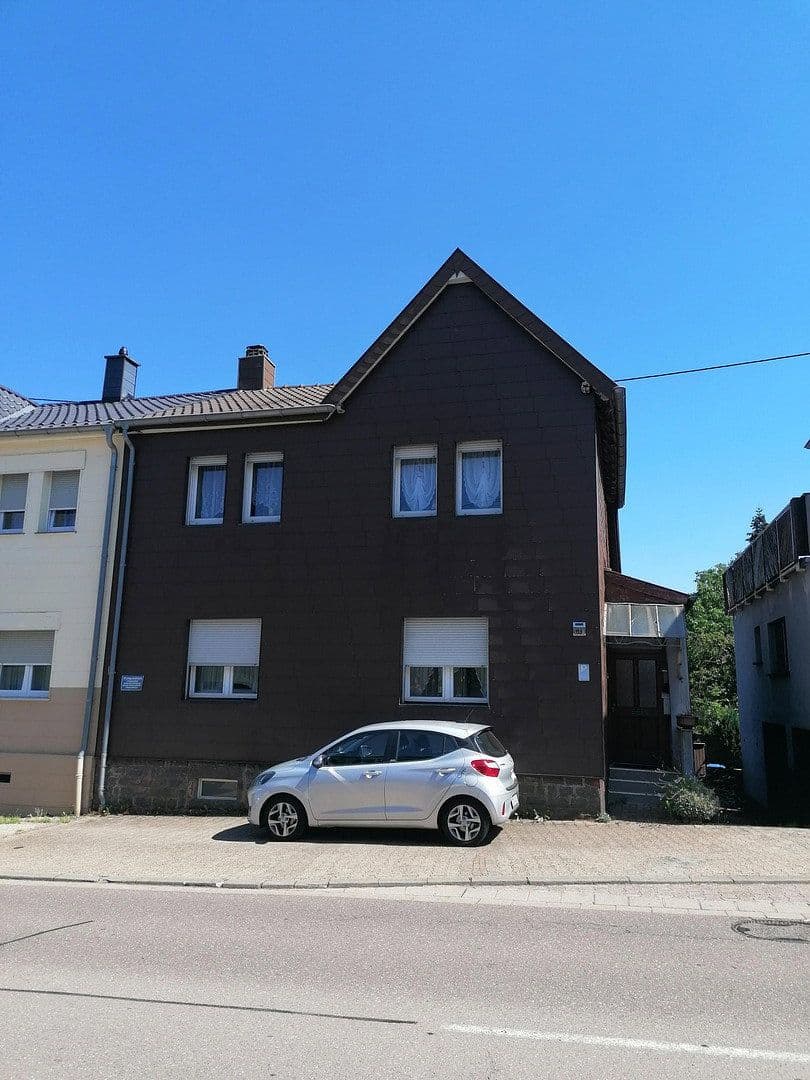 Predaj domu 120 m², pozemok 810 m², Quierschied, Sársko Predaj domu 120 m², pozemok 810 m², Quierschied, Sársko