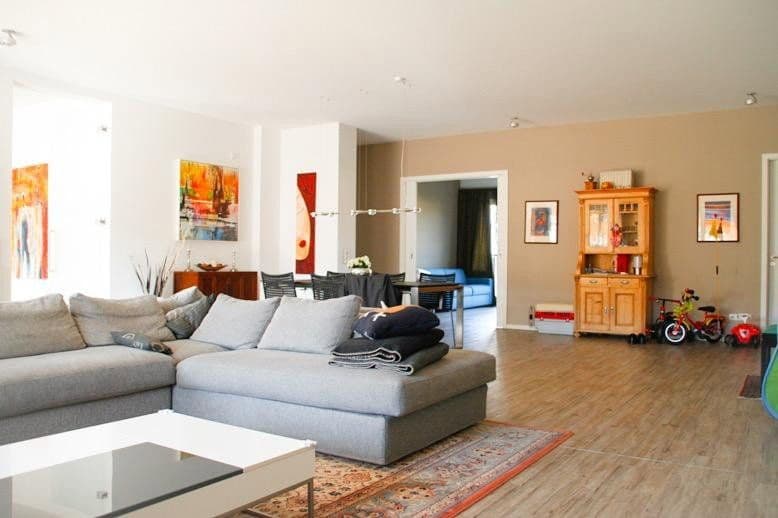 Predaj bytu 4-izbový 220 m², Berlin, Berlín Predaj bytu 4-izbový 220 m², Berlin, Berlín