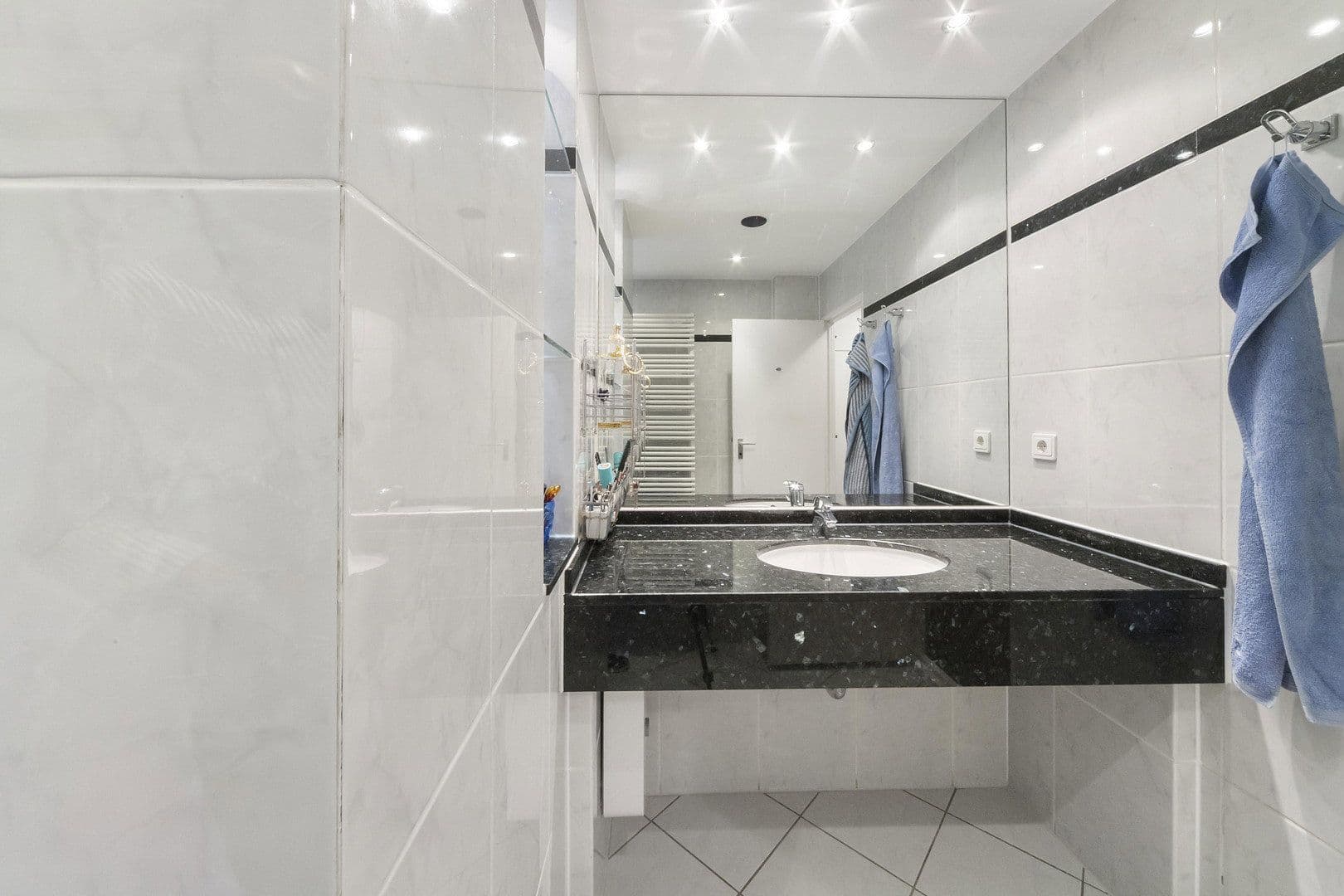 Predaj bytu 4-izbový 120 m², Berlin, Berlín Predaj bytu 4-izbový 120 m², Berlin, Berlín