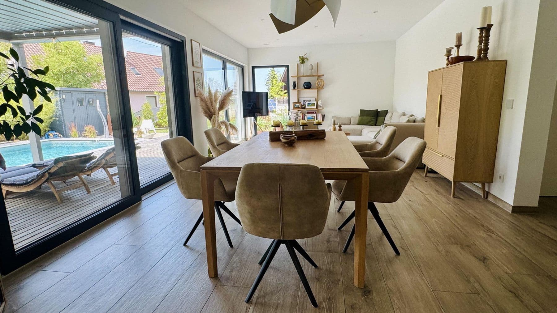 Predaj domu 153 m², pozemok 840 m², Pettendorf, Bavorsko Predaj domu 153 m², pozemok 840 m², Pettendorf, Bavorsko