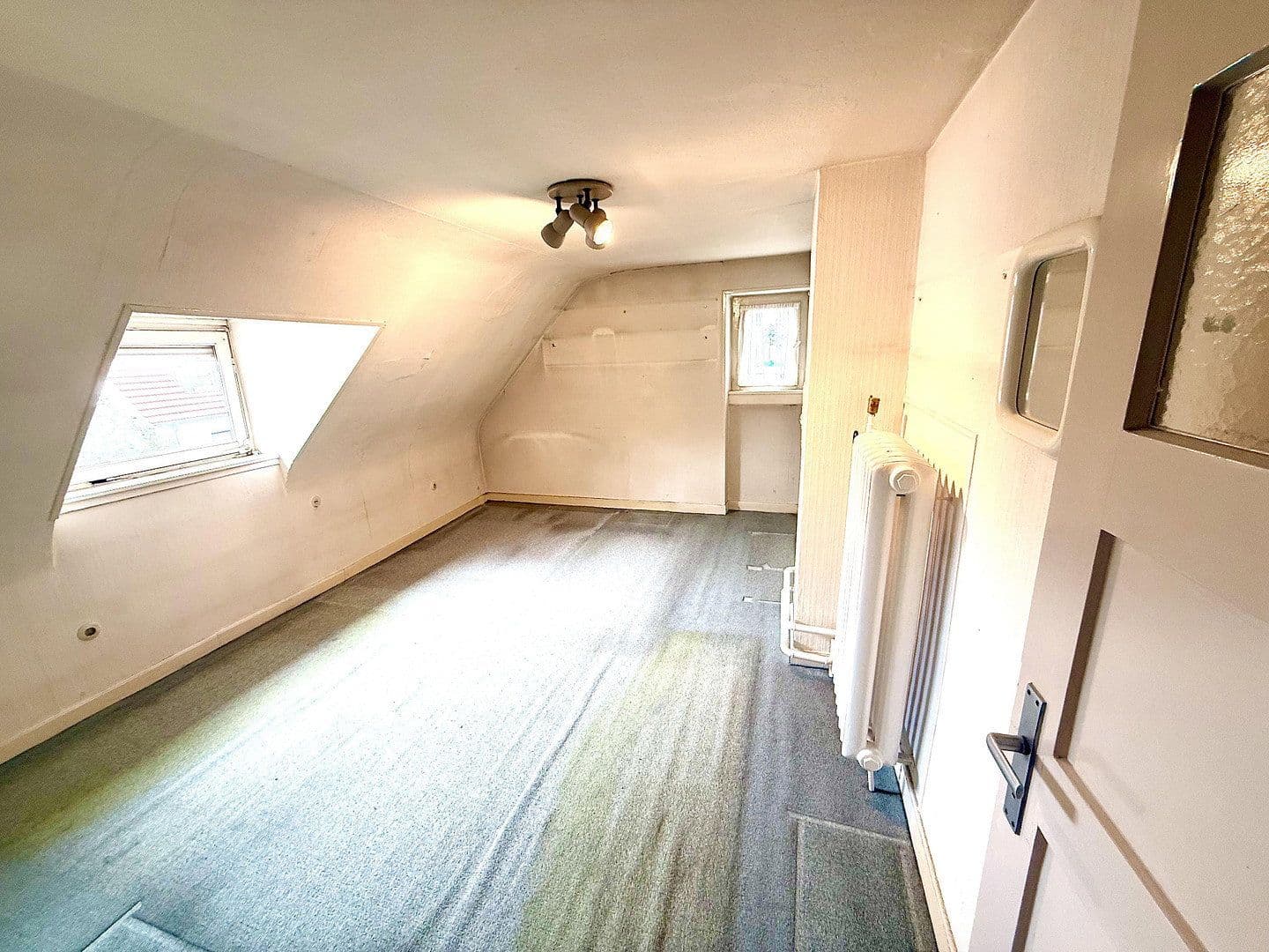 Predaj domu 135 m², pozemok 305 m², Albert-Ruppersberg Straße 36, Saarbrücken, Sársko Predaj domu 135 m², pozemok 305 m², Albert-Ruppersberg Straße 36, Saarbrücken, Sársko