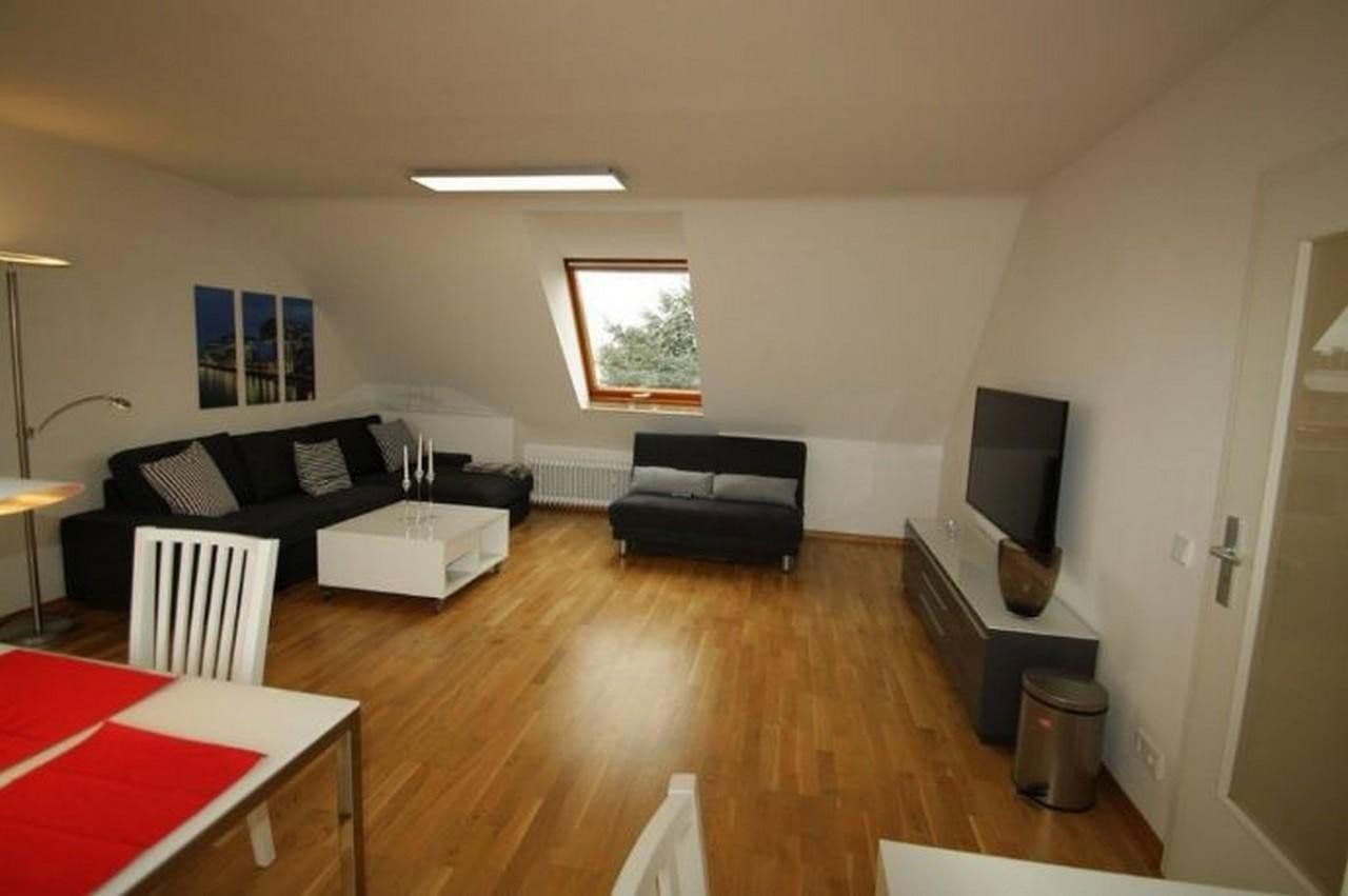 Prenájom bytu 2-izbový 20 m², Gerhard-vom-Rath-Straße 67, Köln, Severné Porýnie - Westfálsko Prenájom bytu 2-izbový 20 m², Gerhard-vom-Rath-Straße 67, Köln, Severné Porýnie - Westfálsko