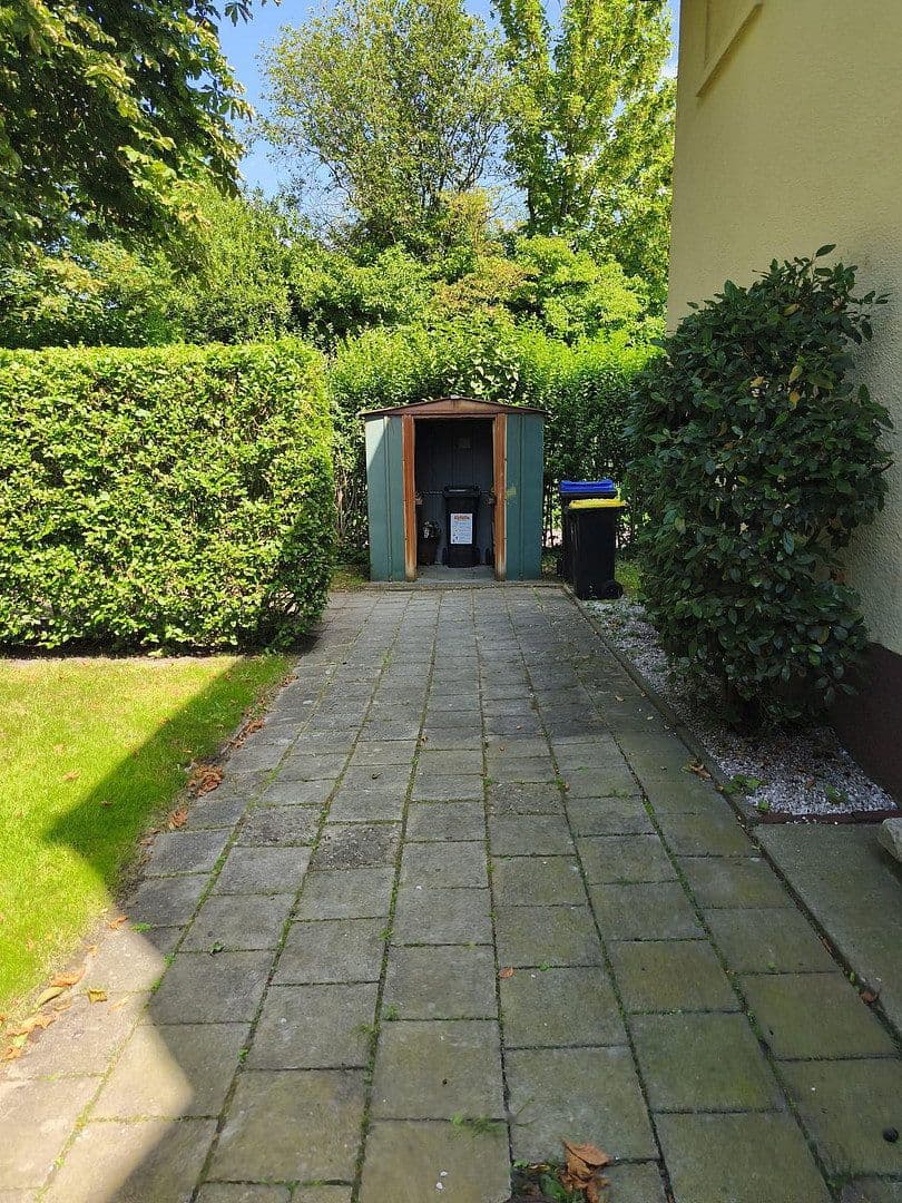 Prenájom bytu 4-izbový 98 m², Henschelstrasse 3, Wilhelmshaven, Dolné Sasko Prenájom bytu 4-izbový 98 m², Henschelstrasse 3, Wilhelmshaven, Dolné Sasko