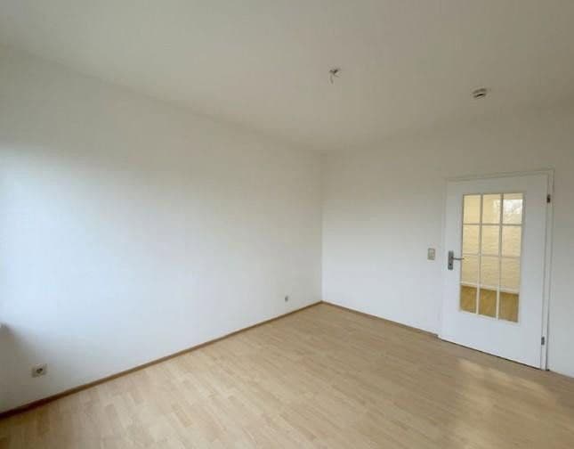 Prenájom bytu 4-izbový 98 m², Henschelstrasse 3, Wilhelmshaven, Dolné Sasko Prenájom bytu 4-izbový 98 m², Henschelstrasse 3, Wilhelmshaven, Dolné Sasko