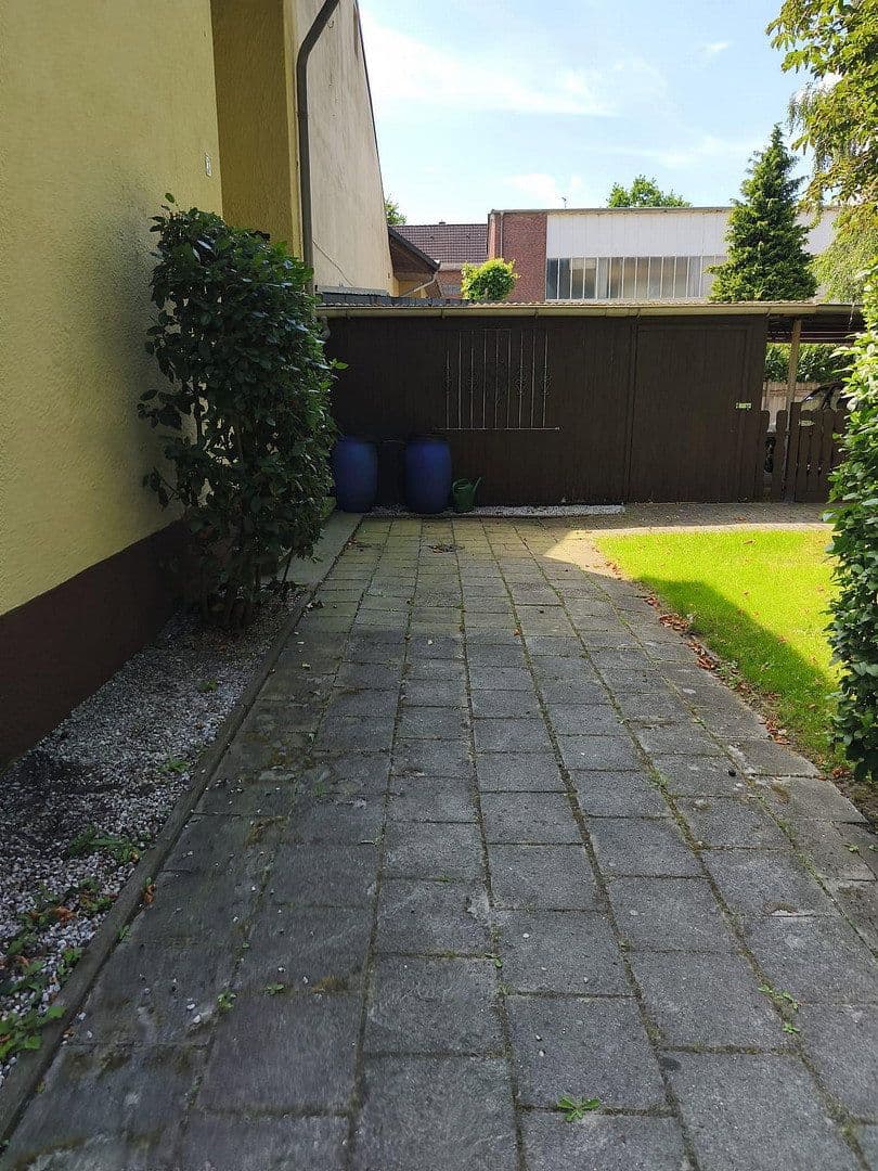 Prenájom bytu 4-izbový 98 m², Henschelstrasse 3, Wilhelmshaven, Dolné Sasko Prenájom bytu 4-izbový 98 m², Henschelstrasse 3, Wilhelmshaven, Dolné Sasko