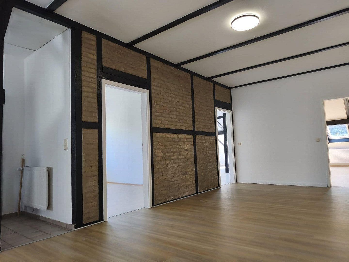 Prenájom bytu 4-izbový 98 m², Henschelstrasse 3, Wilhelmshaven, Dolné Sasko Prenájom bytu 4-izbový 98 m², Henschelstrasse 3, Wilhelmshaven, Dolné Sasko