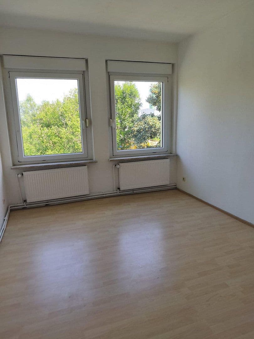 Prenájom bytu 4-izbový 98 m², Henschelstrasse 3, Wilhelmshaven, Dolné Sasko Prenájom bytu 4-izbový 98 m², Henschelstrasse 3, Wilhelmshaven, Dolné Sasko