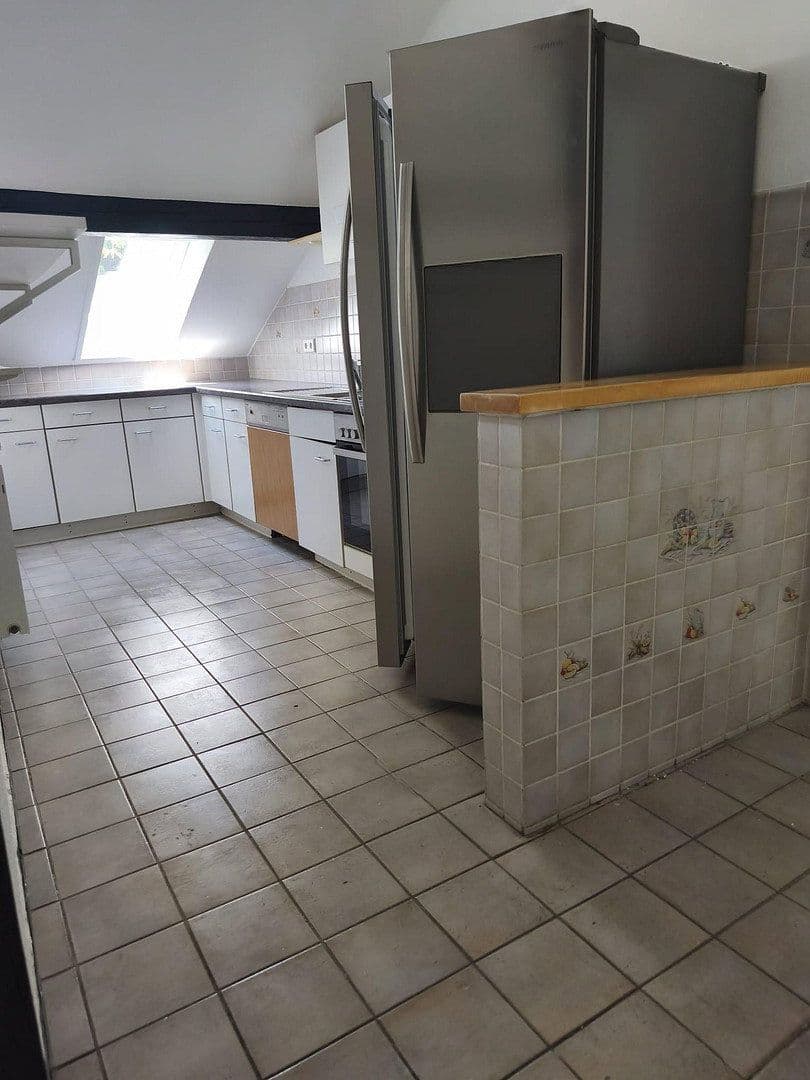 Prenájom bytu 4-izbový 98 m², Henschelstrasse 3, Wilhelmshaven, Dolné Sasko Prenájom bytu 4-izbový 98 m², Henschelstrasse 3, Wilhelmshaven, Dolné Sasko