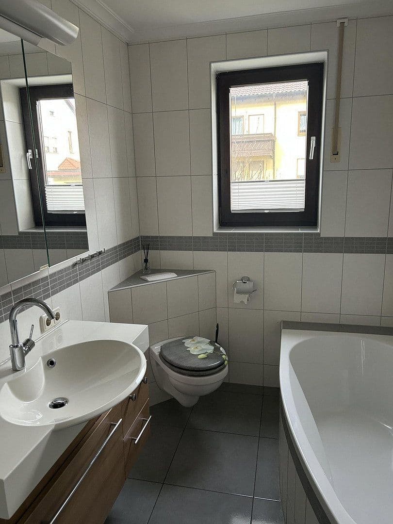 Prenájom bytu 4-izbový 115 m², Bischberg, Bavorsko Prenájom bytu 4-izbový 115 m², Bischberg, Bavorsko
