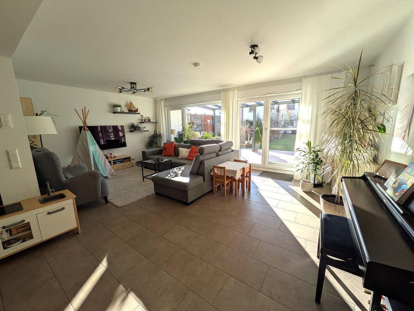 Predaj domu 159 m², pozemok 220 m², Plochingen, Bádensko-Wurttembersko Predaj domu 159 m², pozemok 220 m², Plochingen, Bádensko-Wurttembersko