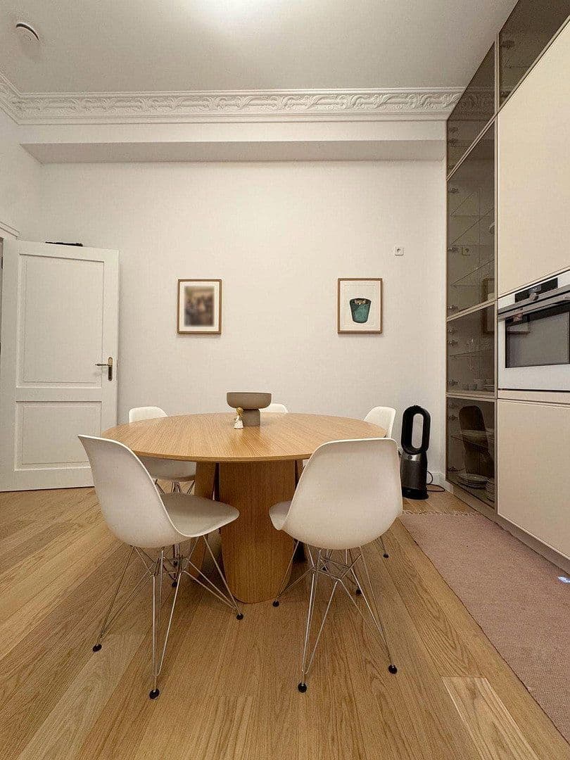 Prenájom bytu 2-izbový 71 m², Schloßstr. 69, Berlin, Berlín Prenájom bytu 2-izbový 71 m², Schloßstr. 69, Berlin, Berlín
