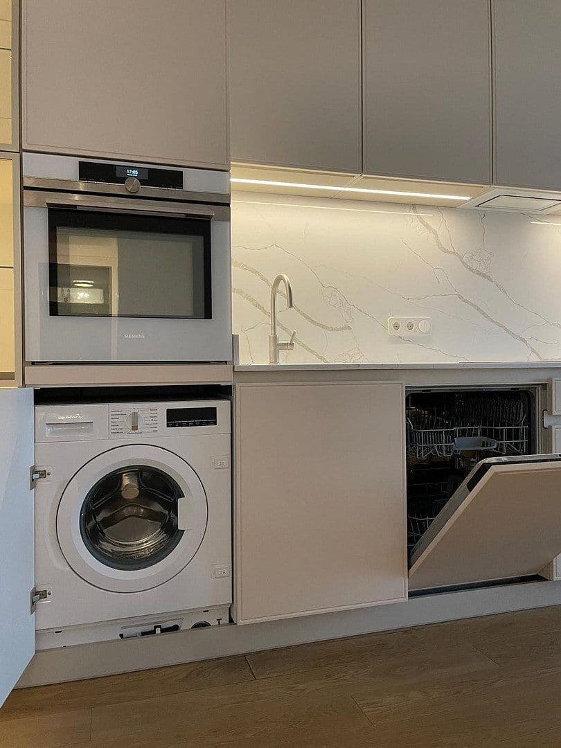 Prenájom bytu 2-izbový 71 m², Schloßstr. 69, Berlin, Berlín Prenájom bytu 2-izbový 71 m², Schloßstr. 69, Berlin, Berlín