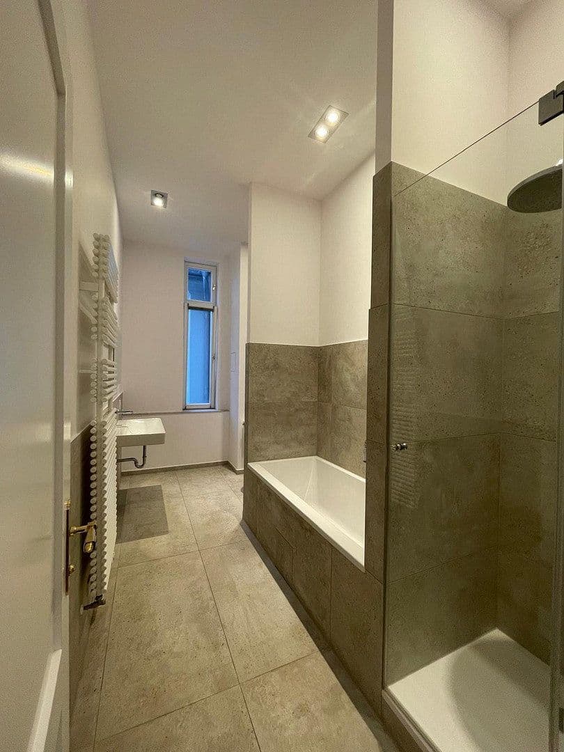Prenájom bytu 2-izbový 71 m², Schloßstr. 69, Berlin, Berlín Prenájom bytu 2-izbový 71 m², Schloßstr. 69, Berlin, Berlín