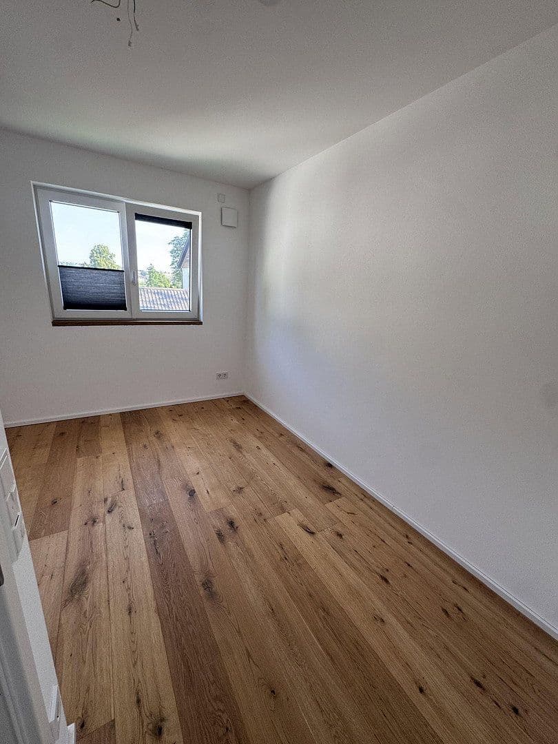 Prenájom domu 160 m², pozemok 240 m², Mallersdorf-Pfaffenberg, Bavorsko Prenájom domu 160 m², pozemok 240 m², Mallersdorf-Pfaffenberg, Bavorsko