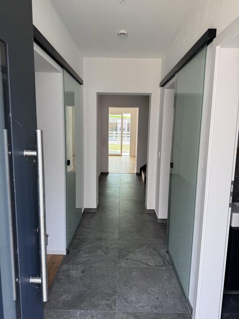 Prenájom domu 160 m², pozemok 240 m², Mallersdorf-Pfaffenberg, Bavorsko Prenájom domu 160 m², pozemok 240 m², Mallersdorf-Pfaffenberg, Bavorsko