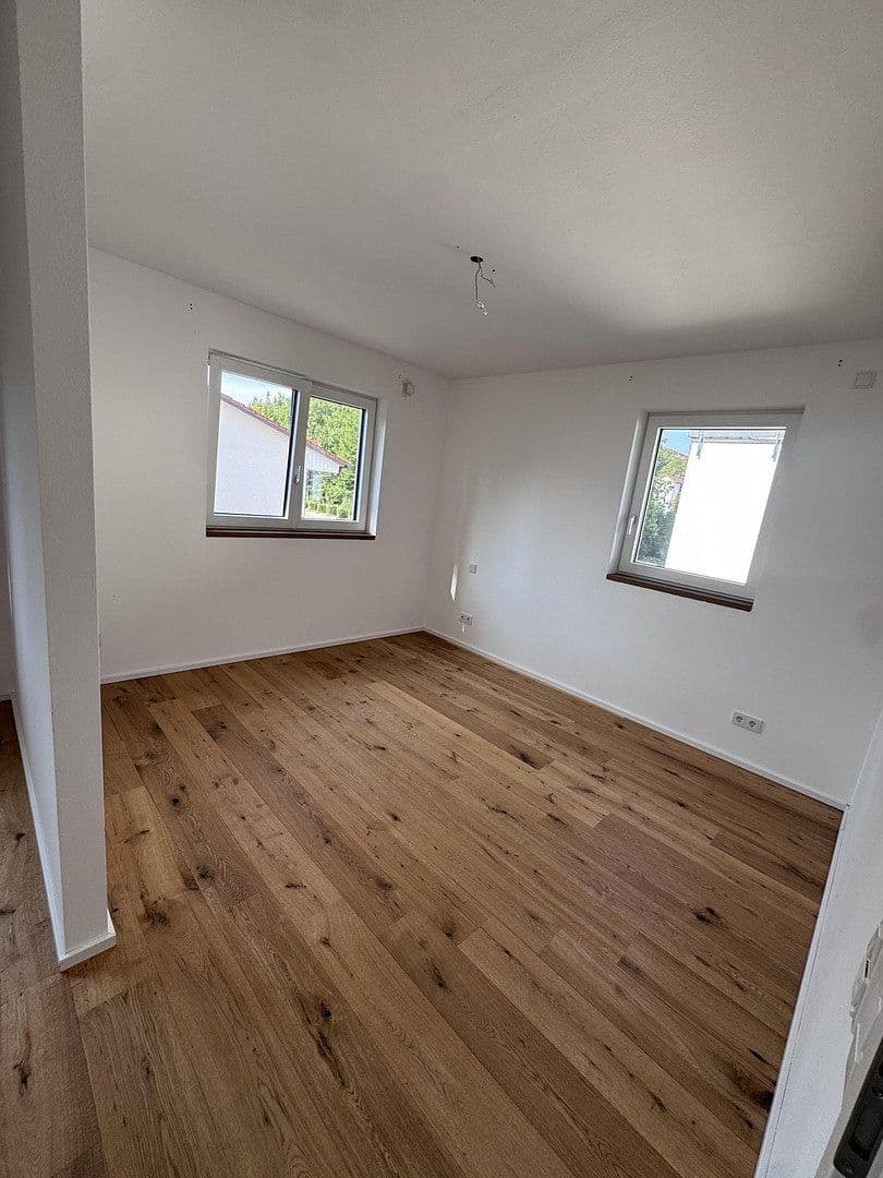 Prenájom domu 160 m², pozemok 240 m², Mallersdorf-Pfaffenberg, Bavorsko Prenájom domu 160 m², pozemok 240 m², Mallersdorf-Pfaffenberg, Bavorsko