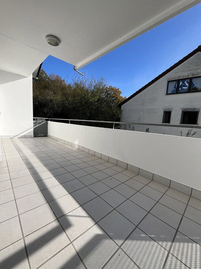 Prenájom bytu 4-izbový 125 m², Nürtingen, Bádensko-Wurttembersko Prenájom bytu 4-izbový 125 m², Nürtingen, Bádensko-Wurttembersko