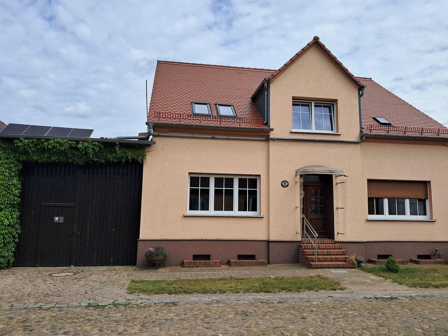 Predaj domu 192 m², pozemok 2.350 m², Wiesenburg/Mark, Brandenbursko Predaj domu 192 m², pozemok 2.350 m², Wiesenburg/Mark, Brandenbursko