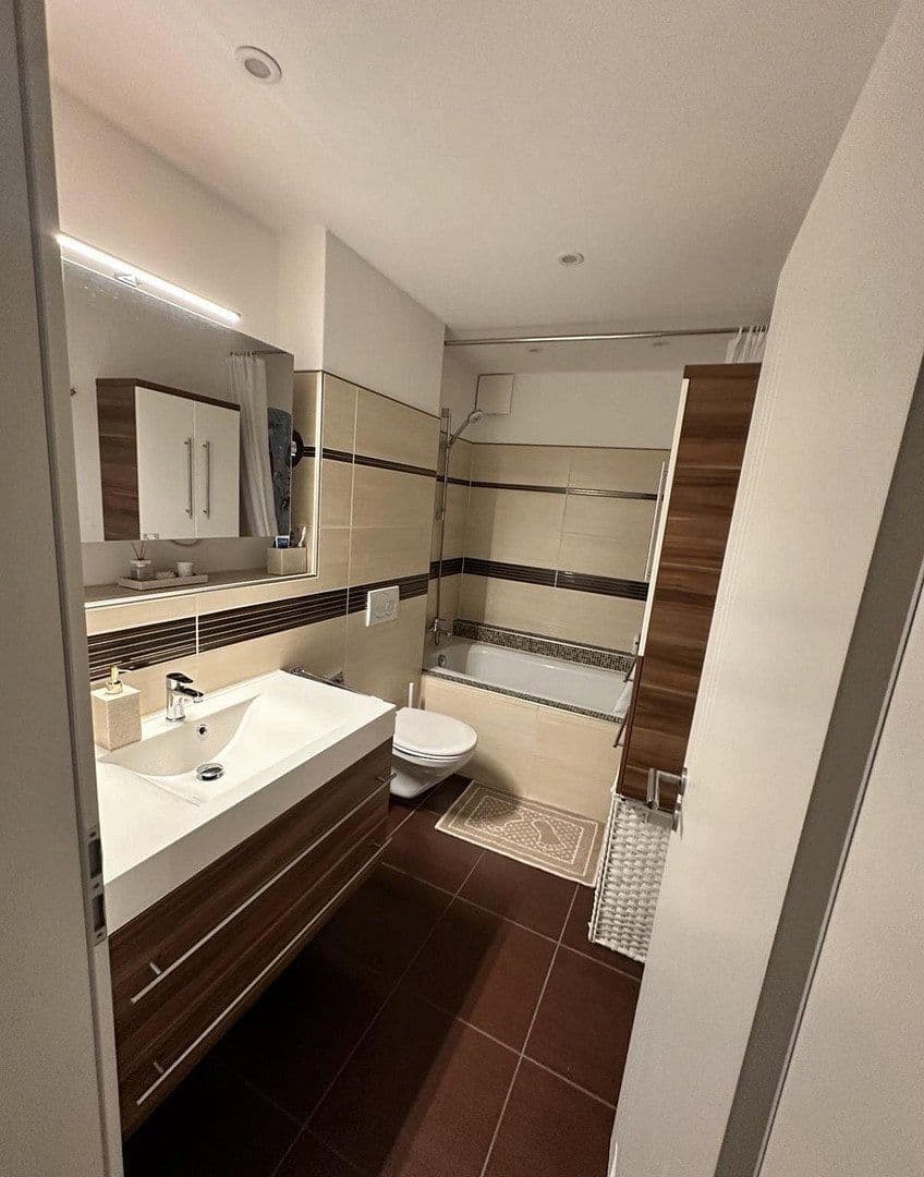 Predaj bytu 3-izbový 77 m², Lehrte, Dolné Sasko Predaj bytu 3-izbový 77 m², Lehrte, Dolné Sasko