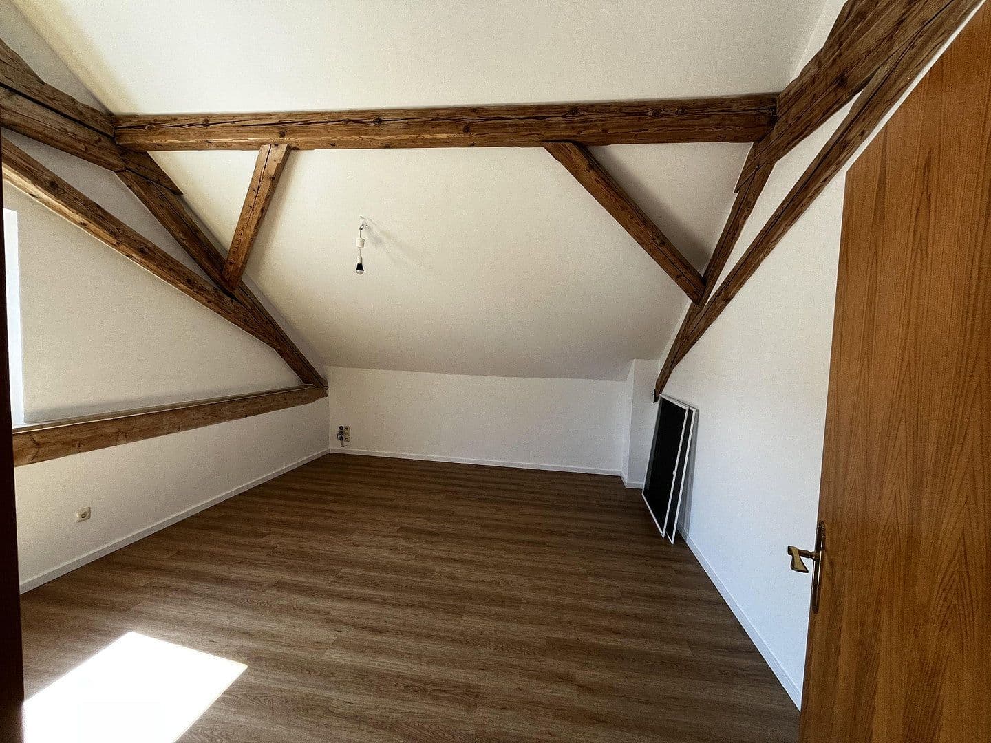Prenájom bytu 4-izbový 115 m², Kelheim, Bavorsko Prenájom bytu 4-izbový 115 m², Kelheim, Bavorsko