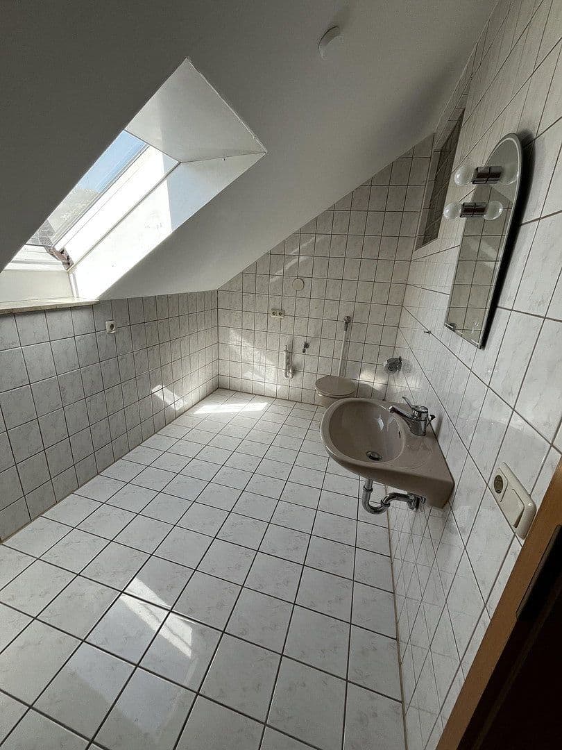 Prenájom bytu 4-izbový 115 m², Kelheim, Bavorsko Prenájom bytu 4-izbový 115 m², Kelheim, Bavorsko