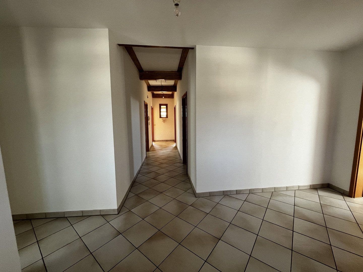 Prenájom bytu 4-izbový 115 m², Kelheim, Bavorsko Prenájom bytu 4-izbový 115 m², Kelheim, Bavorsko