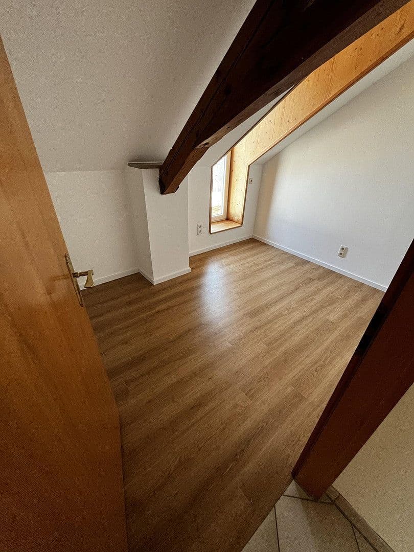 Prenájom bytu 4-izbový 115 m², Kelheim, Bavorsko Prenájom bytu 4-izbový 115 m², Kelheim, Bavorsko