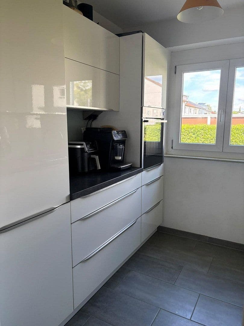 Prenájom bytu 3-izbový 63 m², Friedrichshafen, Bádensko-Wurttembersko Prenájom bytu 3-izbový 63 m², Friedrichshafen, Bádensko-Wurttembersko