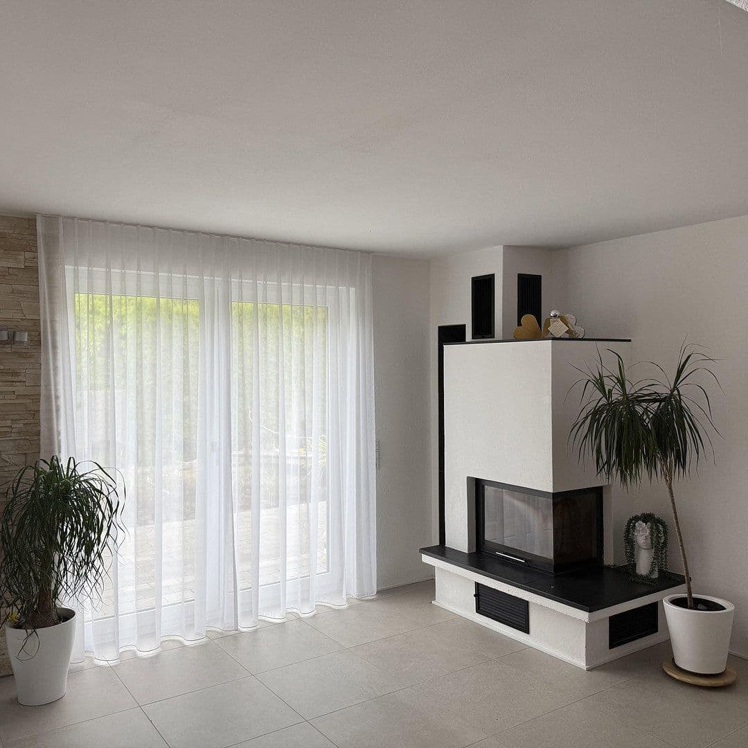 Predaj domu 155 m², pozemok 515 m², Schwendi, Bádensko-Wurttembersko Predaj domu 155 m², pozemok 515 m², Schwendi, Bádensko-Wurttembersko