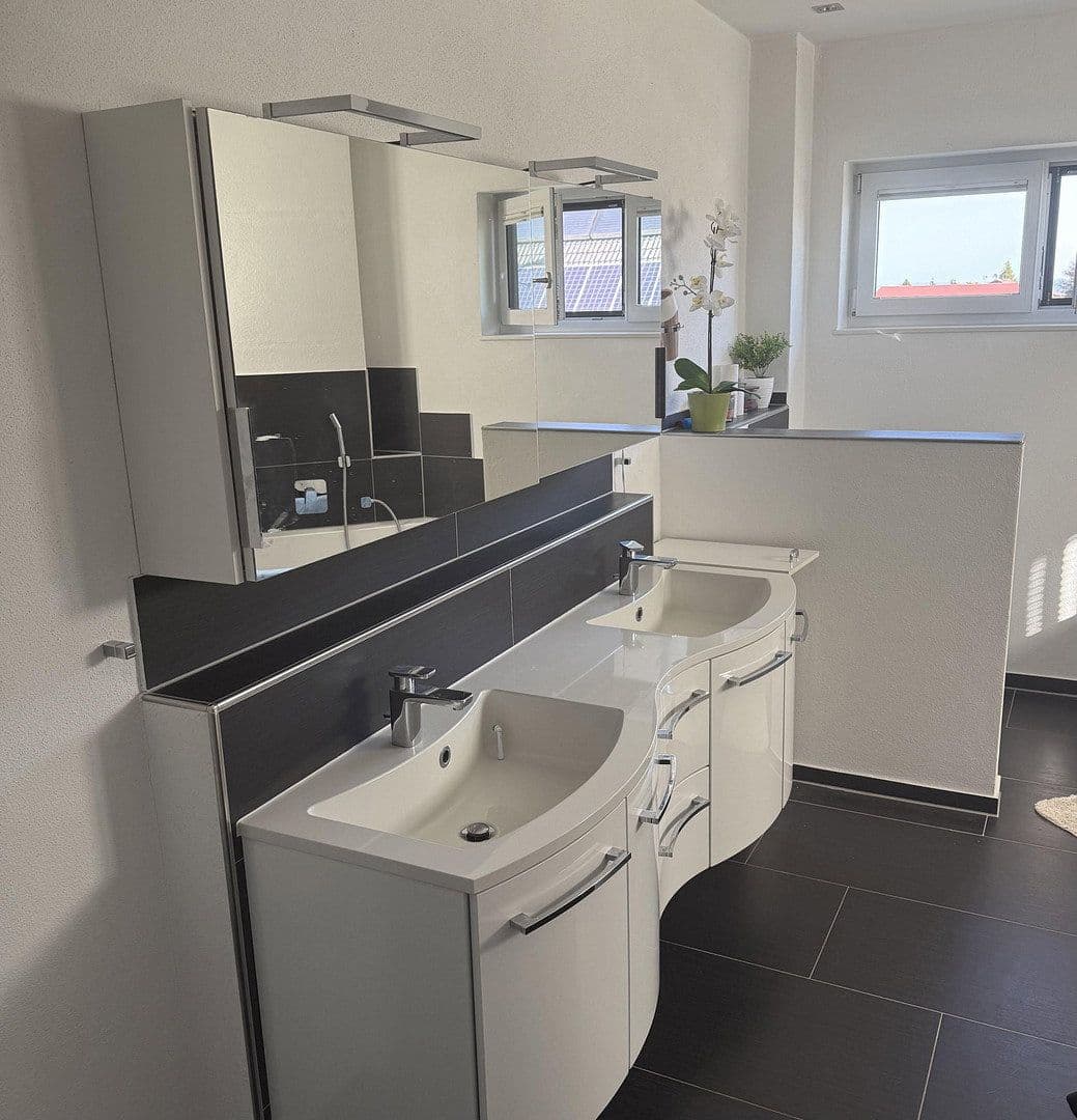 Predaj domu 155 m², pozemok 515 m², Schwendi, Bádensko-Wurttembersko Predaj domu 155 m², pozemok 515 m², Schwendi, Bádensko-Wurttembersko