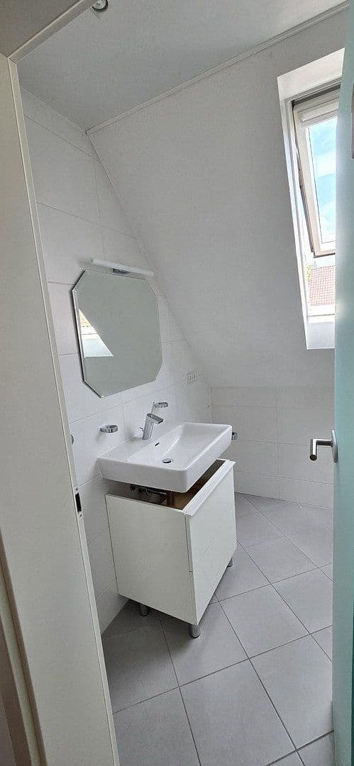 Prenájom bytu 3-izbový 52 m², Stuttgart, Bádensko-Wurttembersko Prenájom bytu 3-izbový 52 m², Stuttgart, Bádensko-Wurttembersko