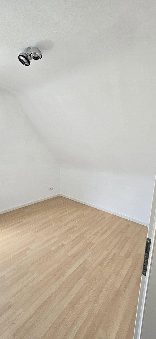 Prenájom bytu 3-izbový 52 m², Stuttgart, Bádensko-Wurttembersko Prenájom bytu 3-izbový 52 m², Stuttgart, Bádensko-Wurttembersko