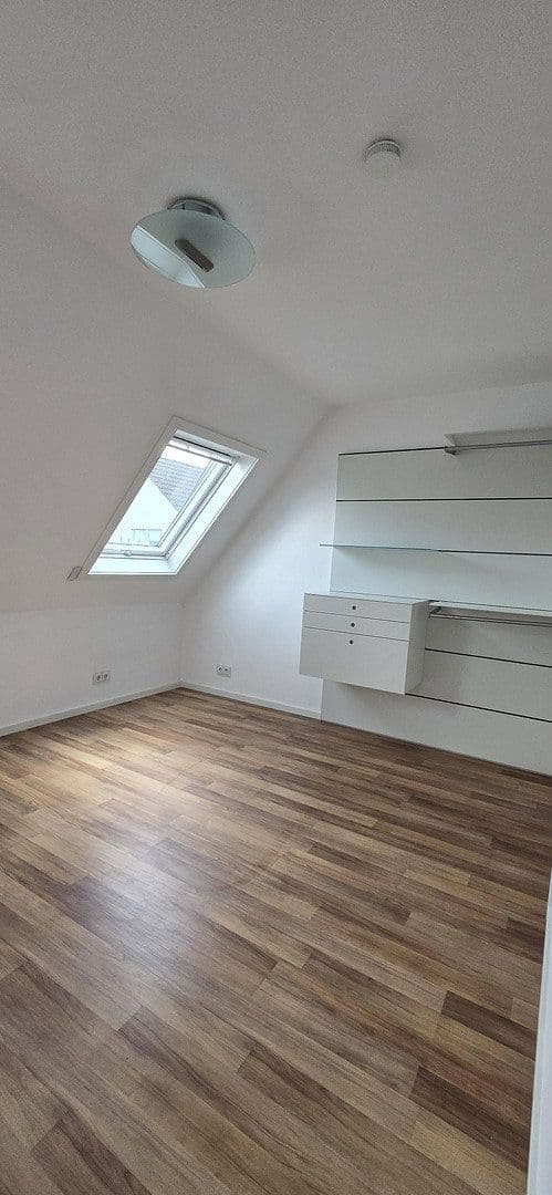 Prenájom bytu 3-izbový 52 m², Stuttgart, Bádensko-Wurttembersko Prenájom bytu 3-izbový 52 m², Stuttgart, Bádensko-Wurttembersko