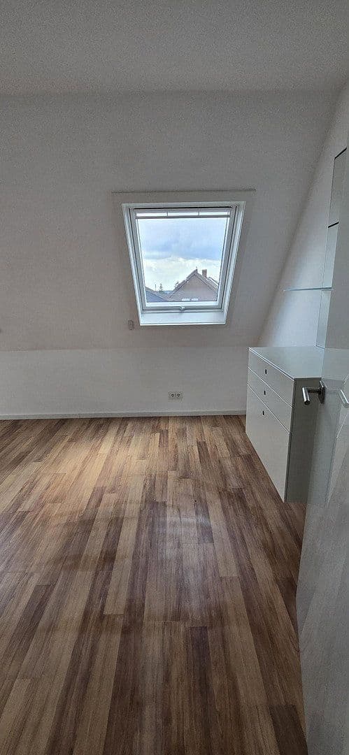 Prenájom bytu 3-izbový 52 m², Stuttgart, Bádensko-Wurttembersko Prenájom bytu 3-izbový 52 m², Stuttgart, Bádensko-Wurttembersko