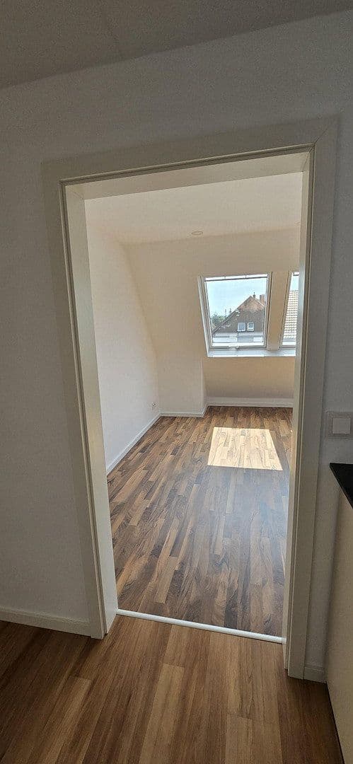 Prenájom bytu 3-izbový 52 m², Stuttgart, Bádensko-Wurttembersko Prenájom bytu 3-izbový 52 m², Stuttgart, Bádensko-Wurttembersko